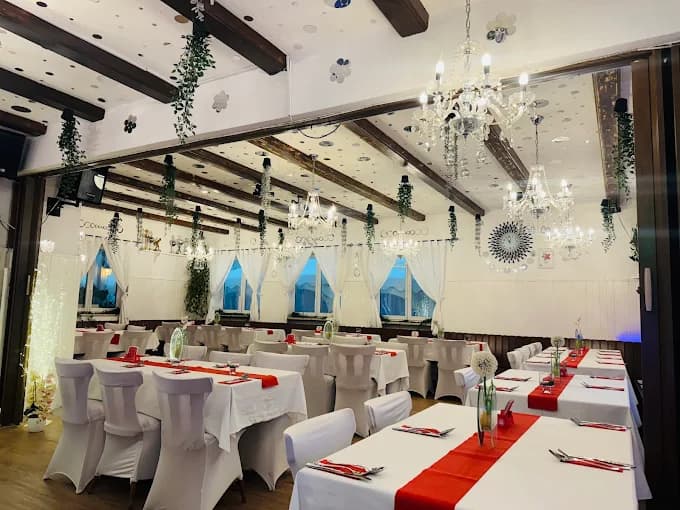 Festliche Atmosphäre im Restaurant Transilvania